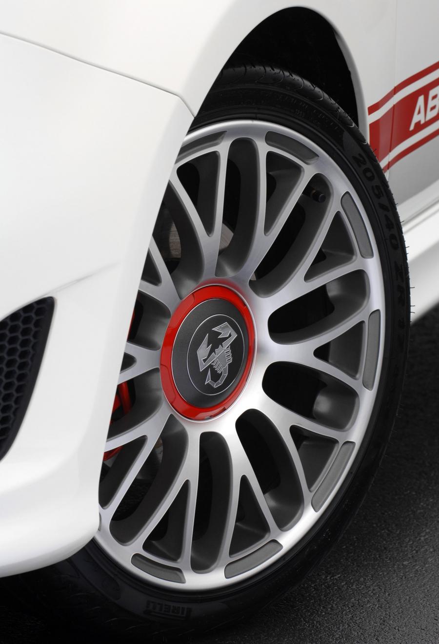 Колеса Abarth 500 2009 года  (UK) (фото 20 из 43)